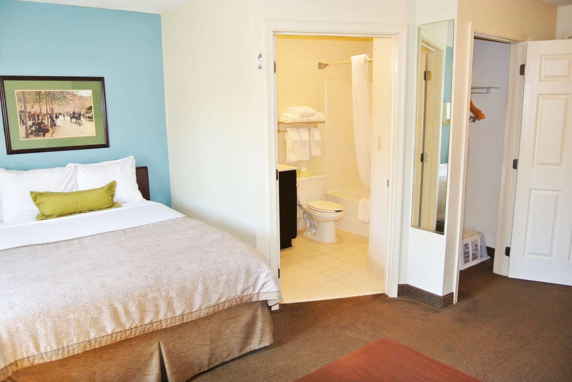 Candlewood Suites Washington-Fairfax By Ihg Exterior foto